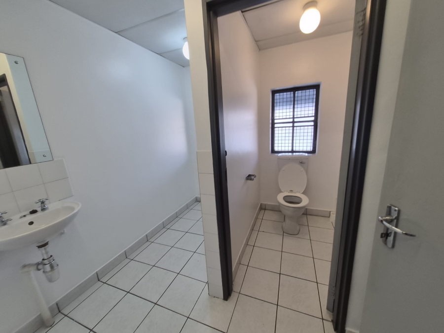 To Let Commercial Property for Rent in Paarden Eiland Western Cape